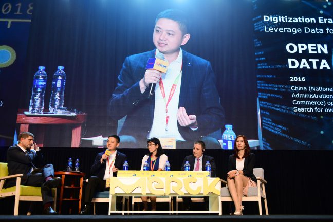 Startup-Xencio-Merck-350-celebration